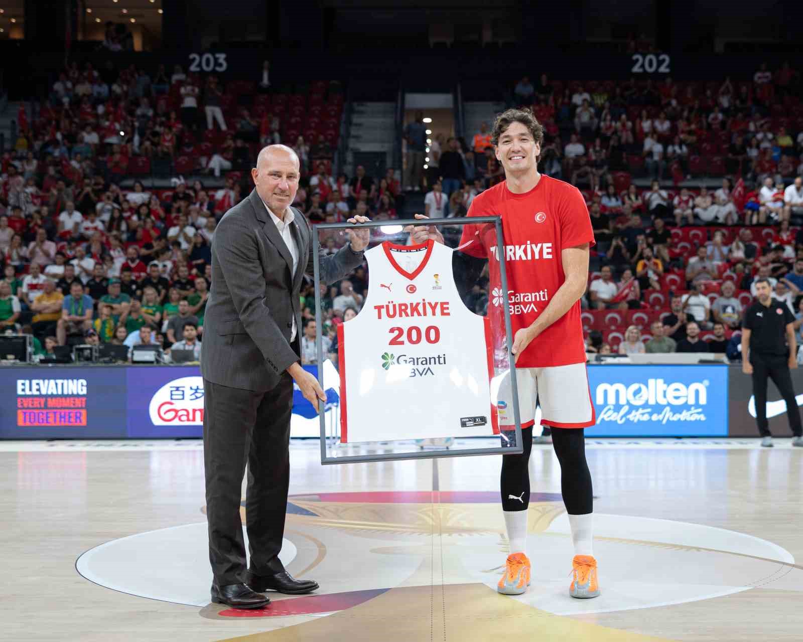 A Milli Erkek Basketbol Takımı, Litvanya’yı farklı yendi
