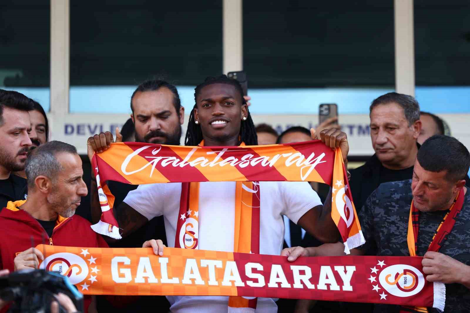 Galatasaray’ın yeni transferi Rafael Leao İstanbul’da
