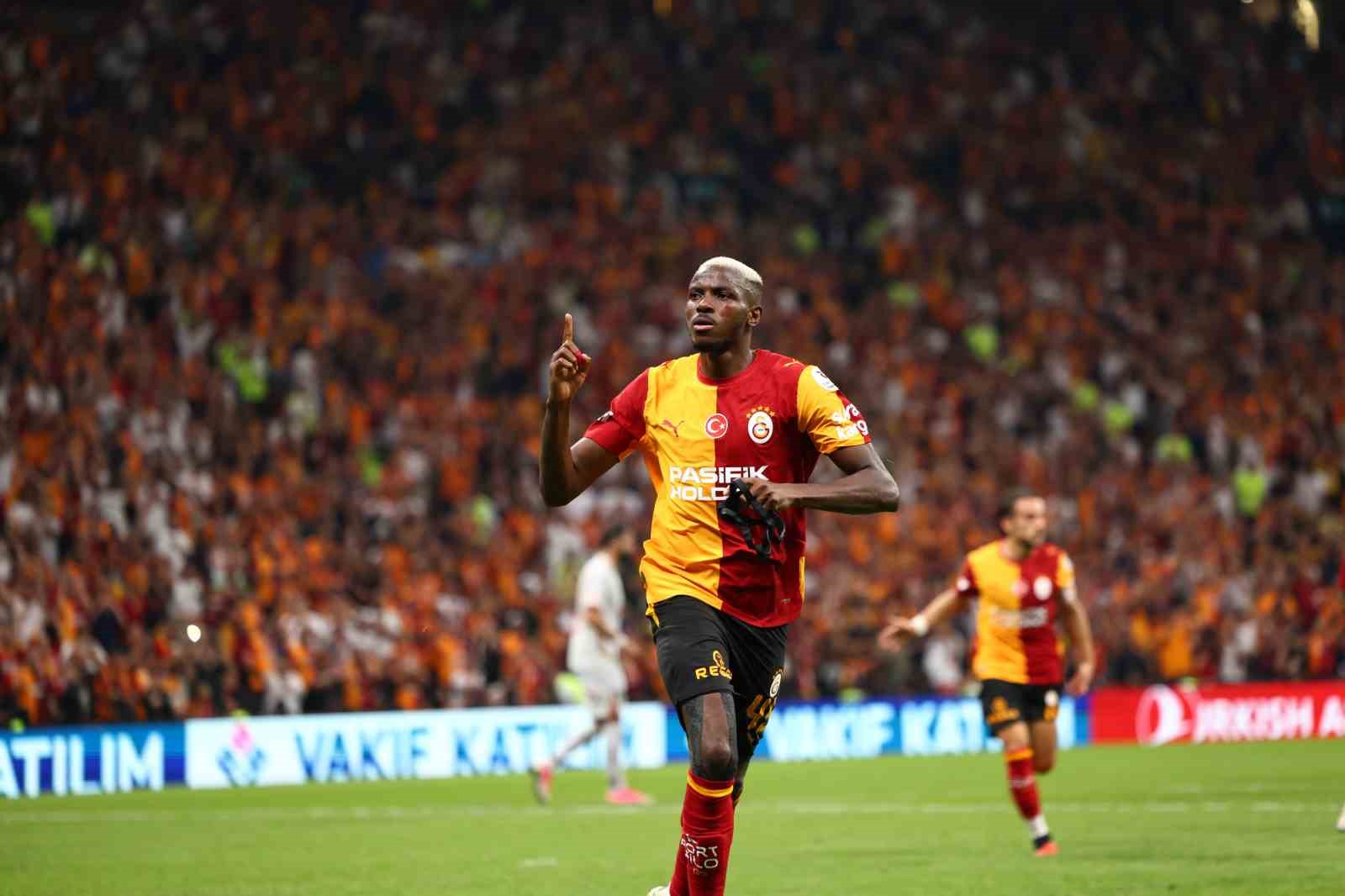 Victor Osimhen, ligdeki 5. golünü attı