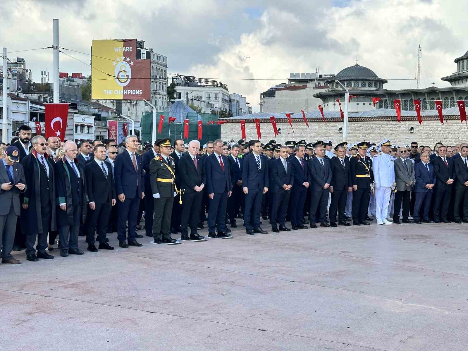 Taksim Meydanı’nda 30 Ağustos Zafer Bayramı töreni
