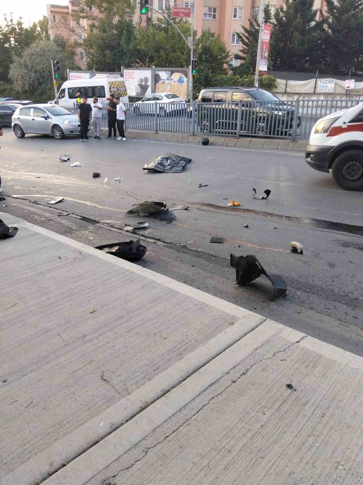 Başakşehir’de motosikletler çarpıştı: 1 ölü, 1 yaralı

