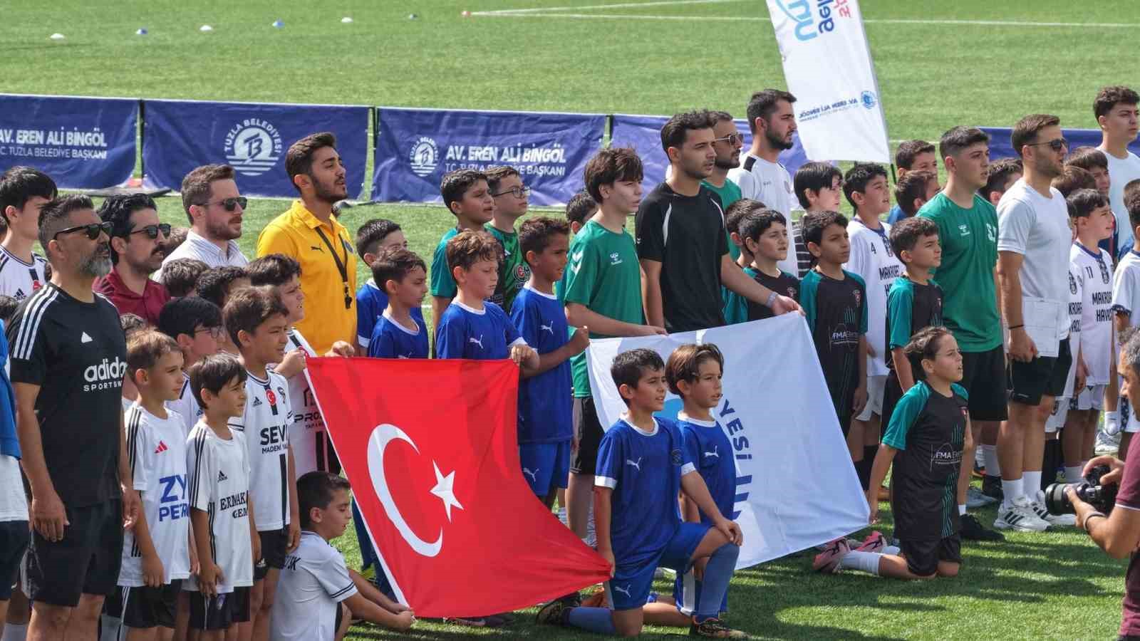 Tuzla’da 30 Ağustos Zafer Kupası sahiplerini buldu
