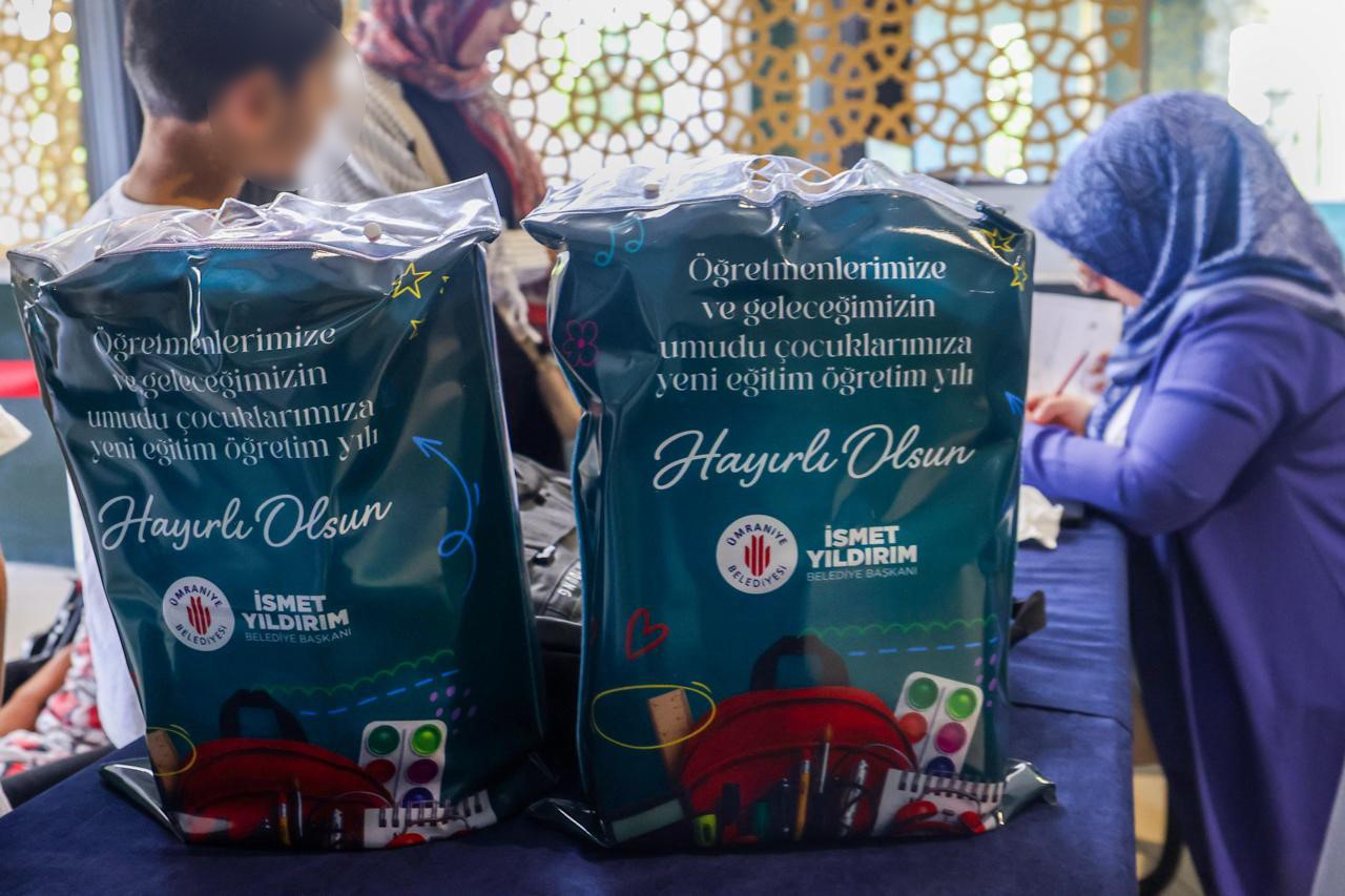 Ümraniye Belediyesi’nden 5 bin öğrenciye kırtasiye desteği

