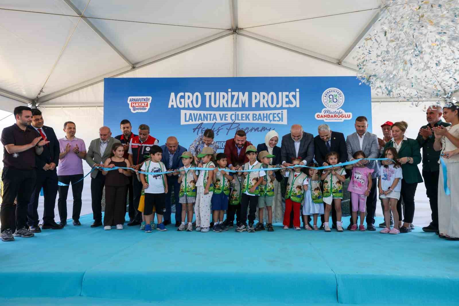 Arnavutköy’de tarım turizmi projesi: Çilek ve lavanta bahçesi açılış töreni gerçekleştirildi