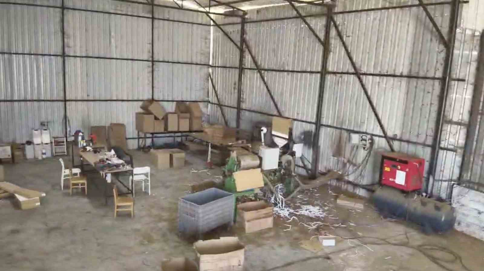 Besihane görünümlü kaçak sigara fabrikasına baskın: 610 bin makaron ele geçirildi
