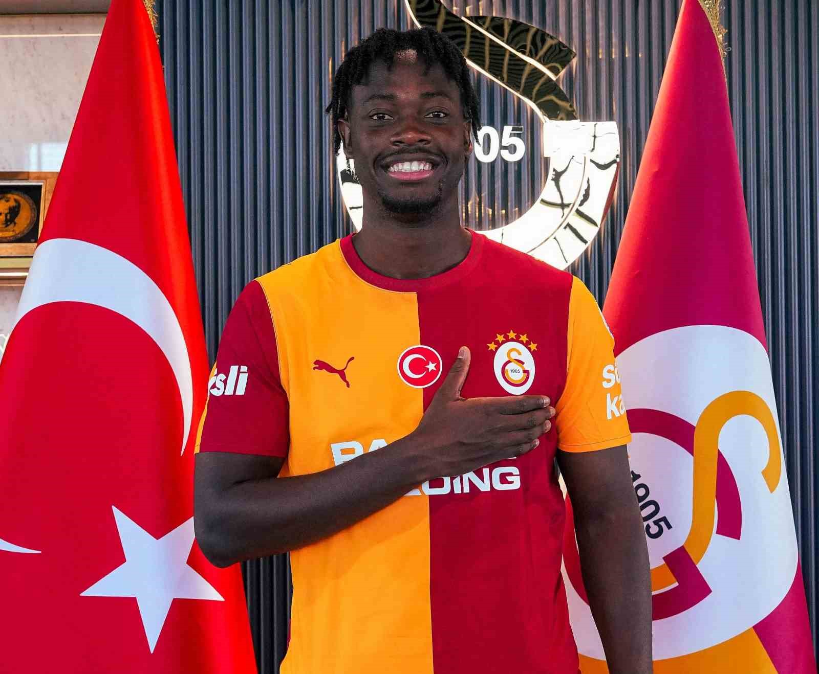 El Chadaille Bitshiabu, Galatasaray’ın 12. Fransız futbolcusu oldu
