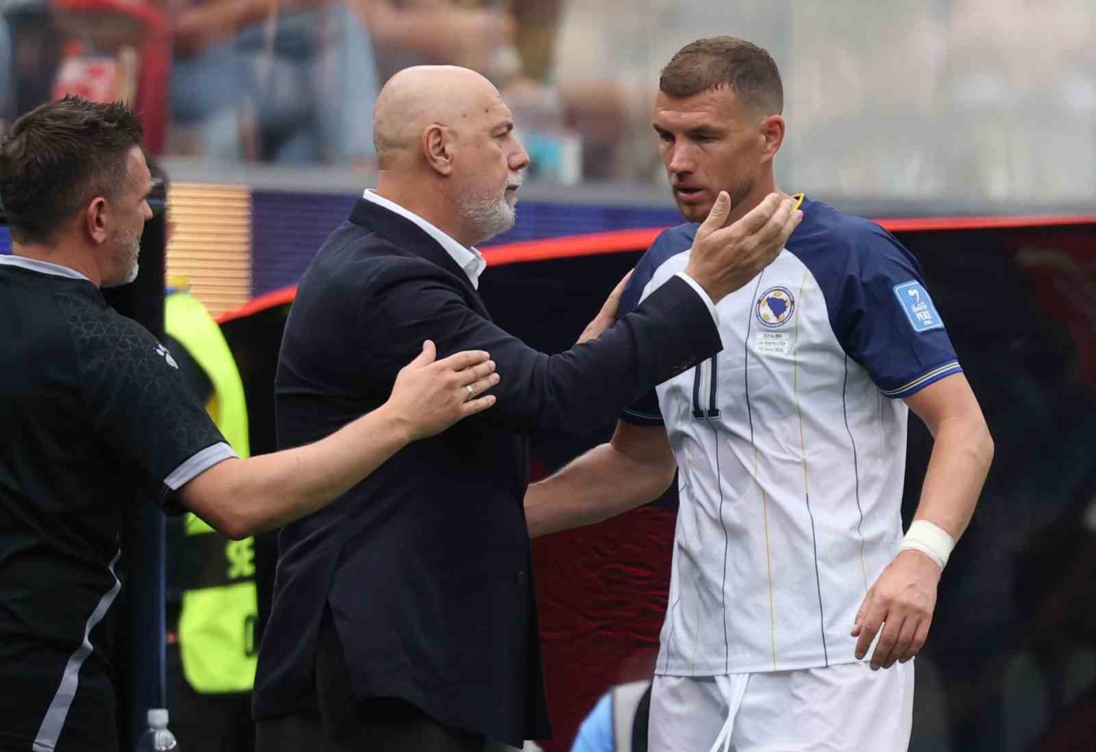 Edin Dzeko, milli takımı kariyerini sonlandırmaya karar verdi
