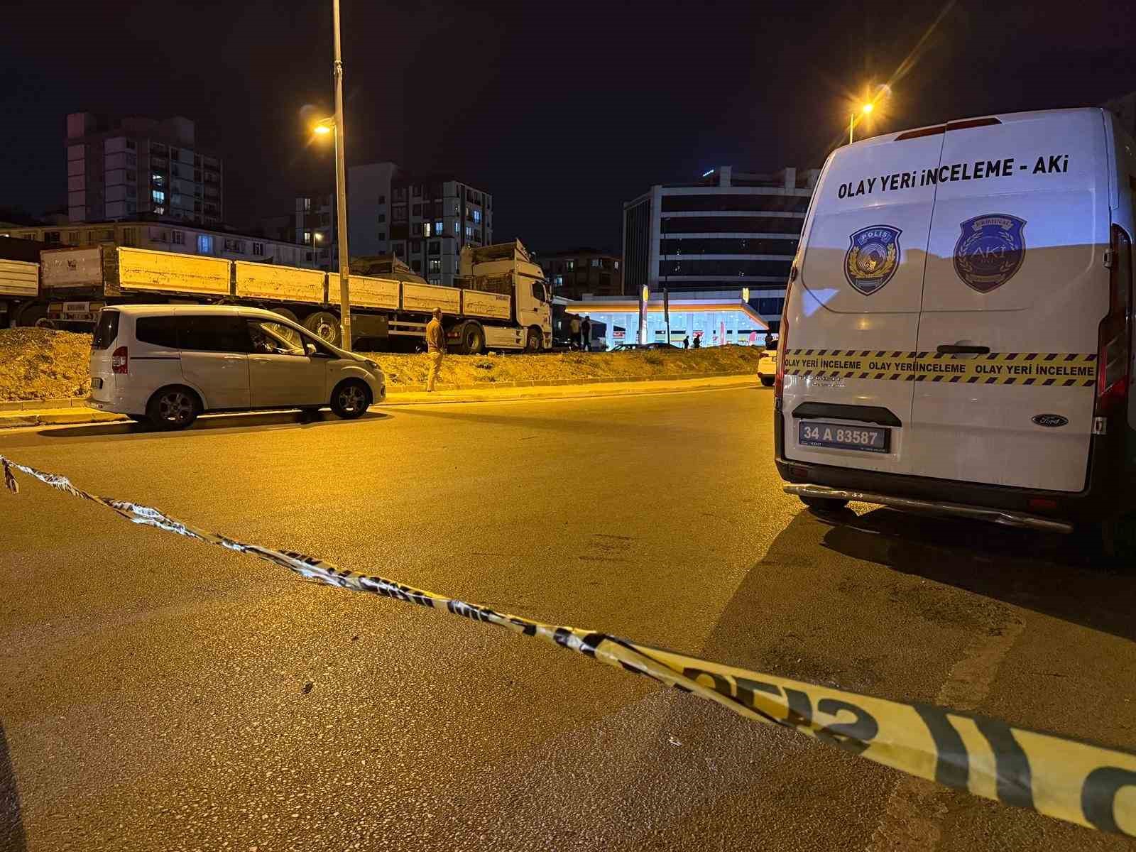 Uygulama üzerinden çağrılan taksici, önce trafik polisini sonra kendini vurdu
