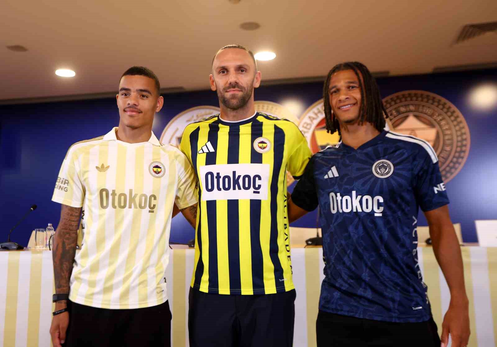 Fenerbahçe, yaz transfer döneminde 5 oyuncuyu transfer etti
