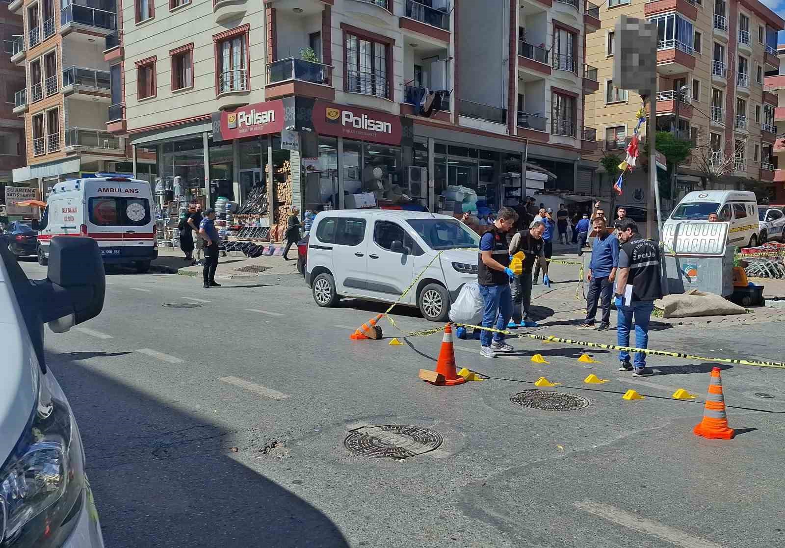 Sancaktepe’de seyir halindeki otomobile silahlı saldırı: 1 ölü
