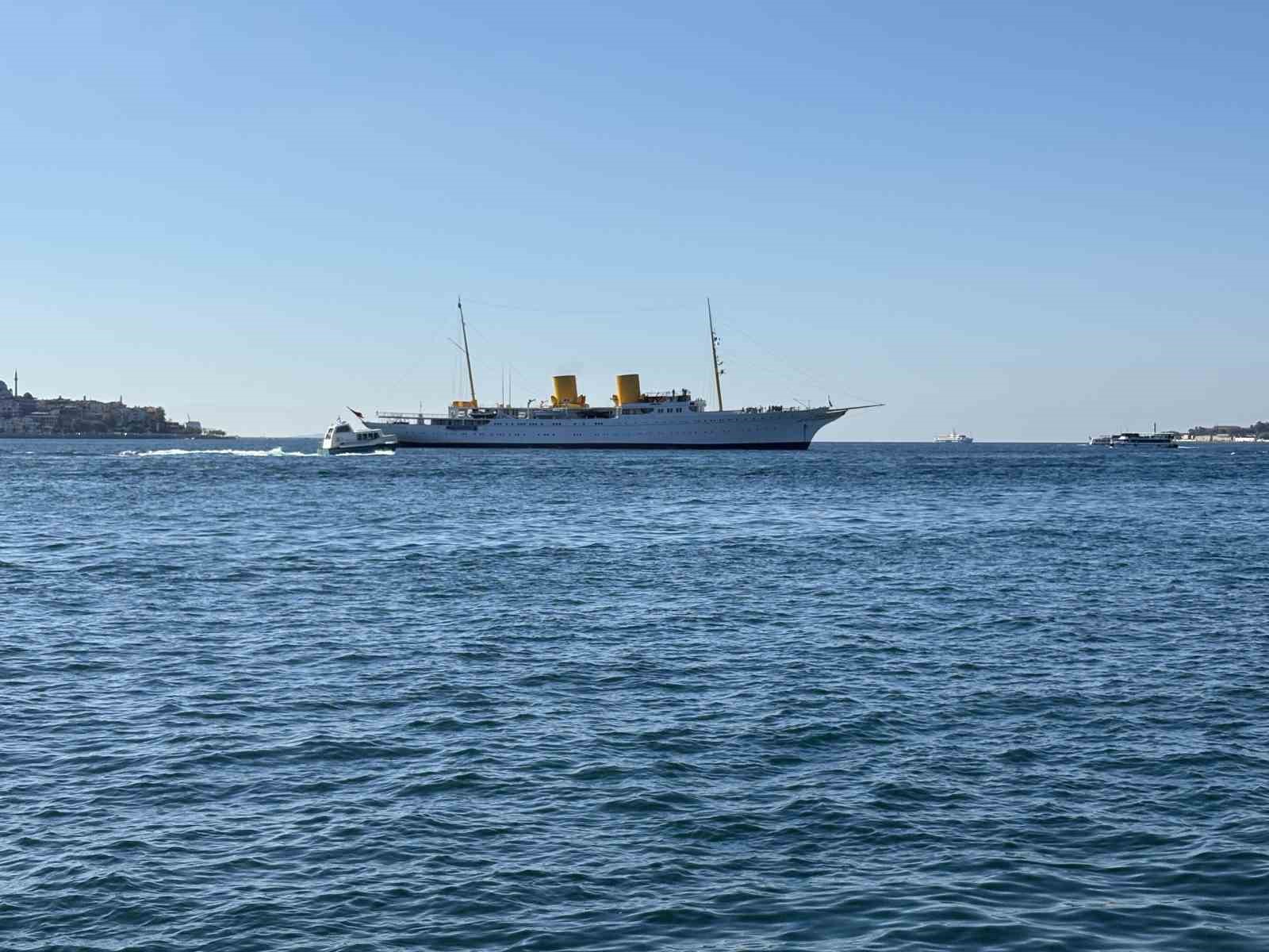 TCG Savarona eğitim gemisi İstanbul’da
