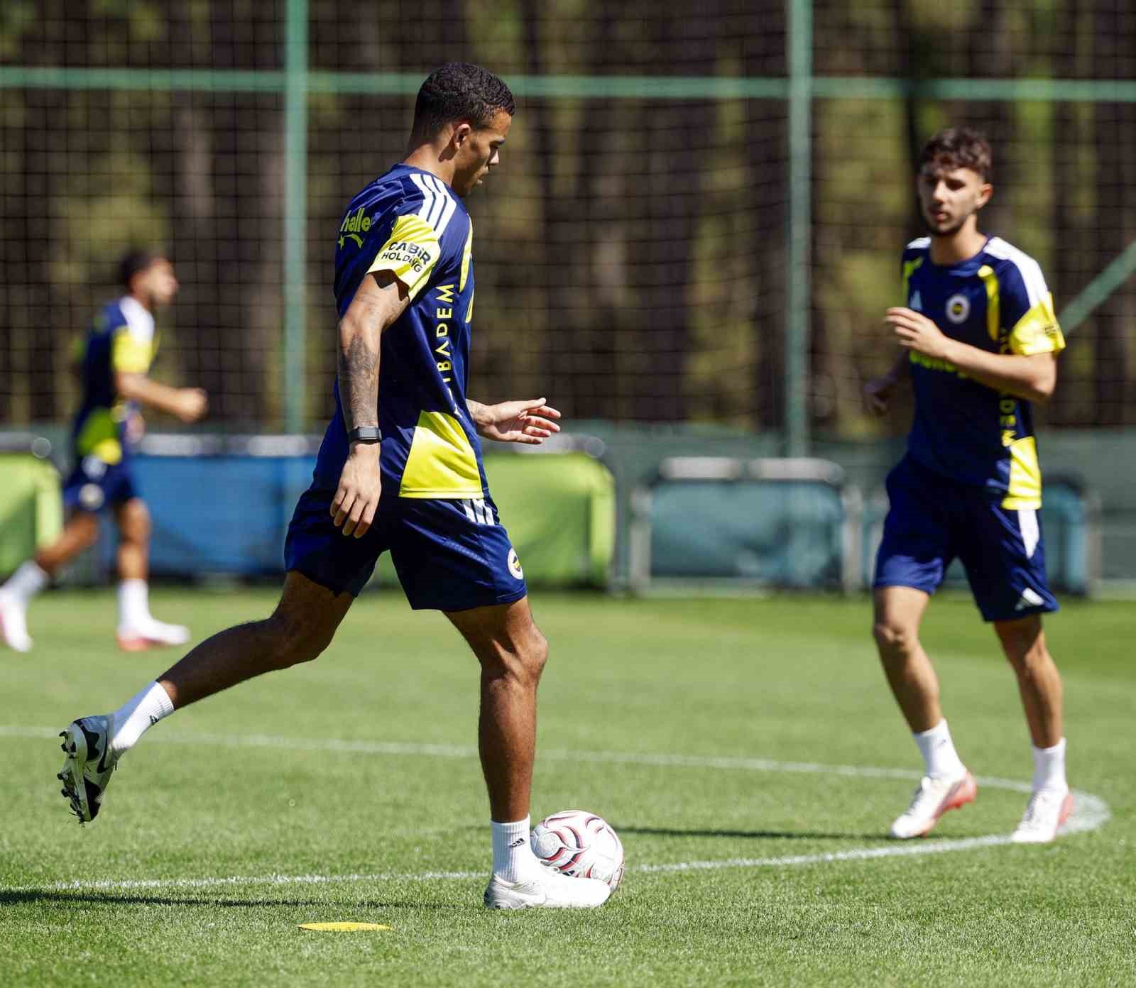 Fenerbahçe, İsmail Kartal yönetiminde çalıştı
