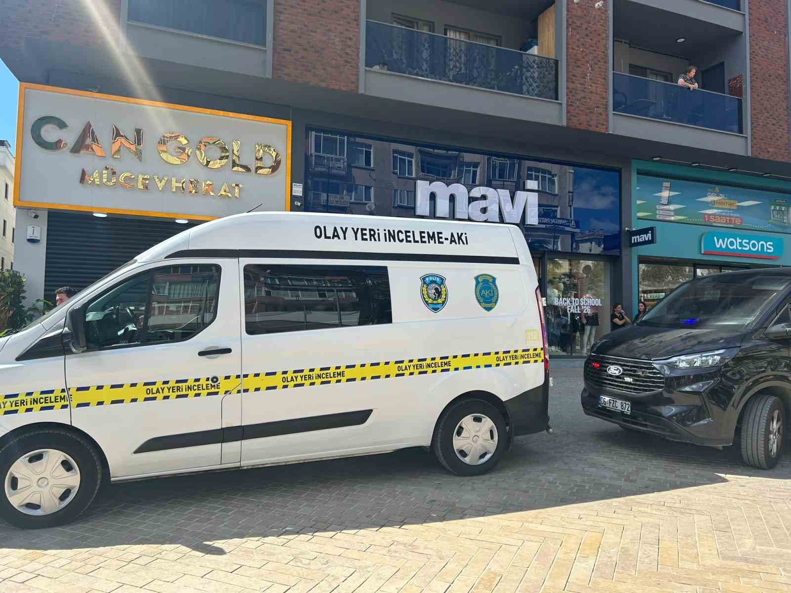 Maltepe’de kuyumcu sahibi dükkanında ölü bulundu