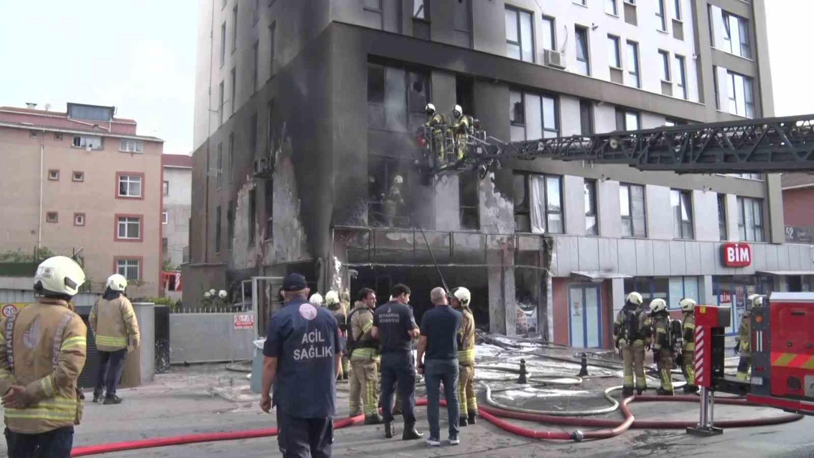 Pendik’te korkutan iş yeri yangını
