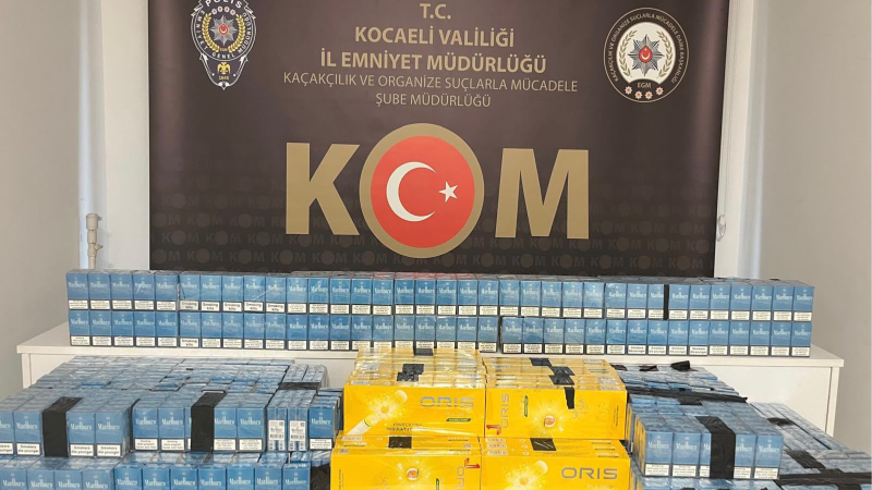 İzmit’te durdurulan araçtan 1400 paket kaçak sigara çıktı
