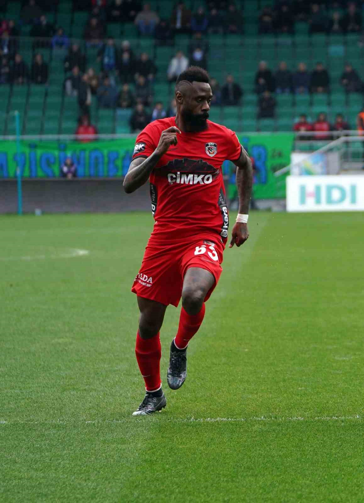 Nicolas N’Koulou’dan, Marsilya’ya Dolmabahçe uyarısı: "İlk 20 dakikası hayati önem taşıyor"
