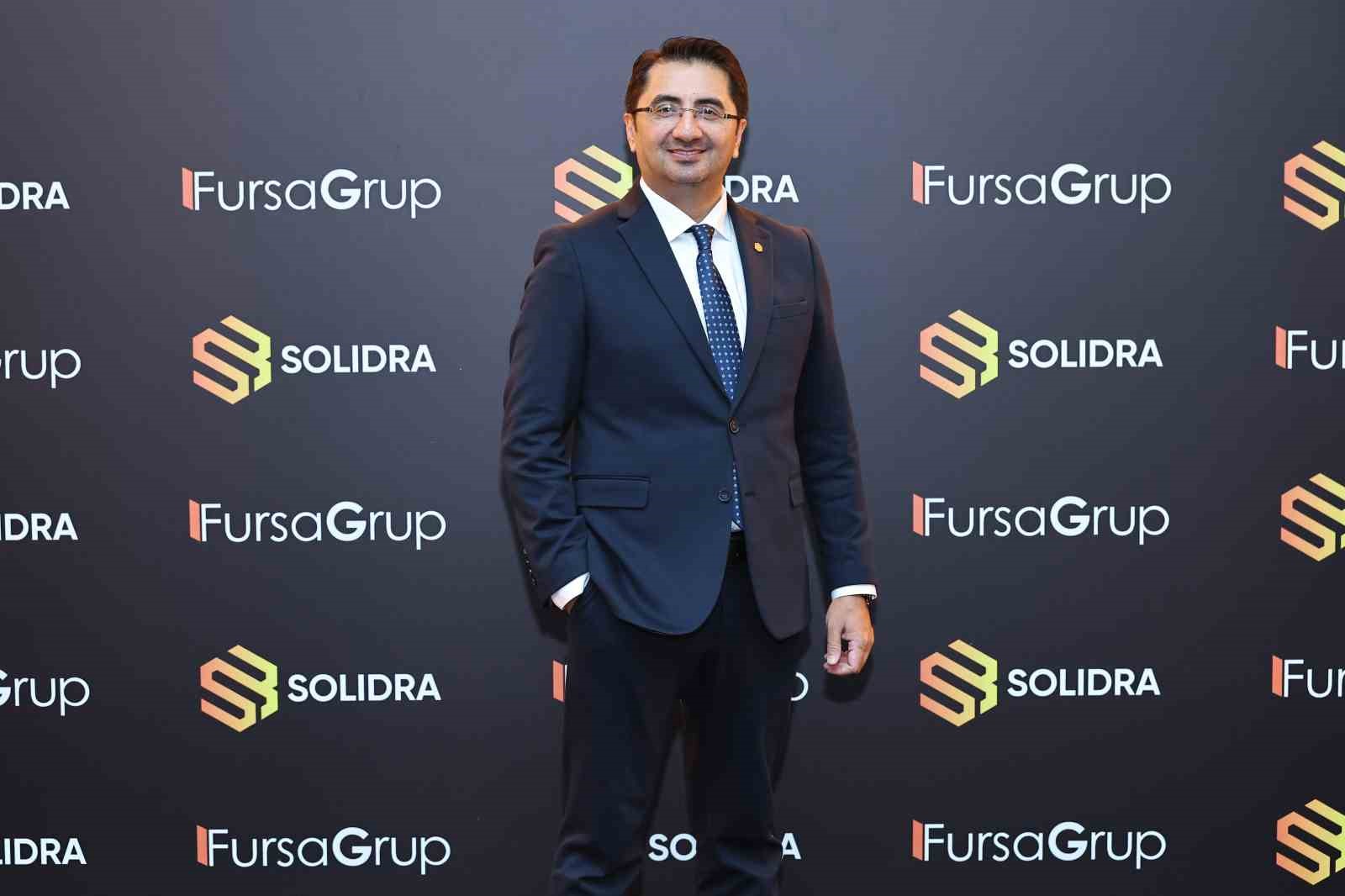 Solidra satın almada yapay zeka ile insan deneyimini buluşturuyor