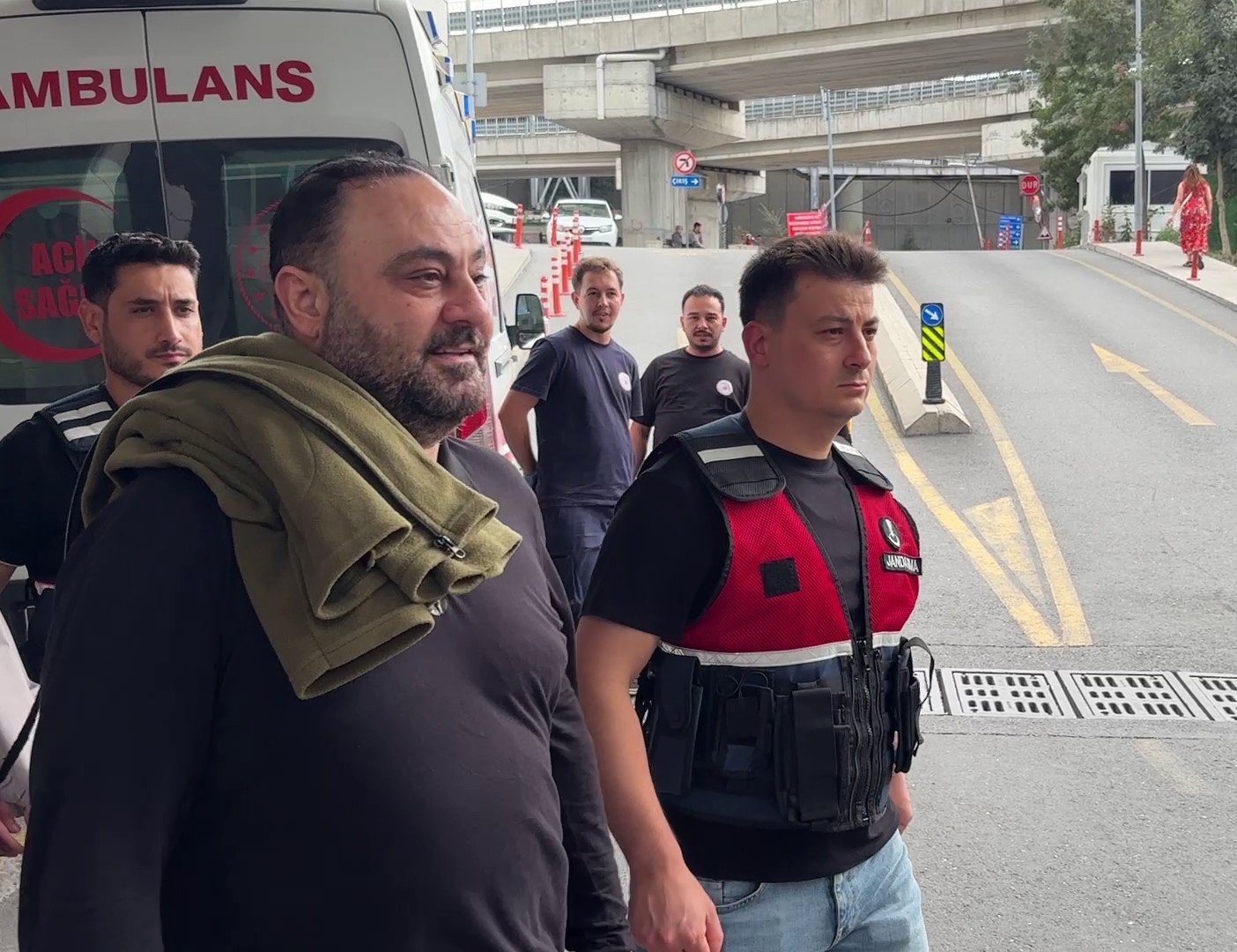 Gözaltına alınan ünlüler sağlık kontrolünden geçirildi