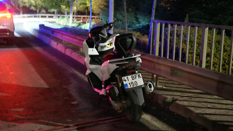 Motosiklet bariyere çarptı: 34 yaşındaki sürücü yaralandı