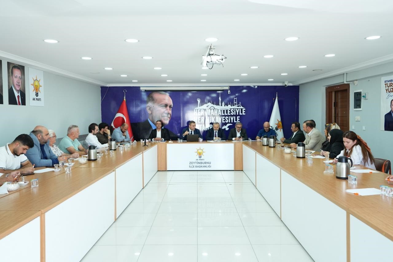 AK Parti İstanbul’dan 39 ilçede mahalle bazlı iletişim çalışması
