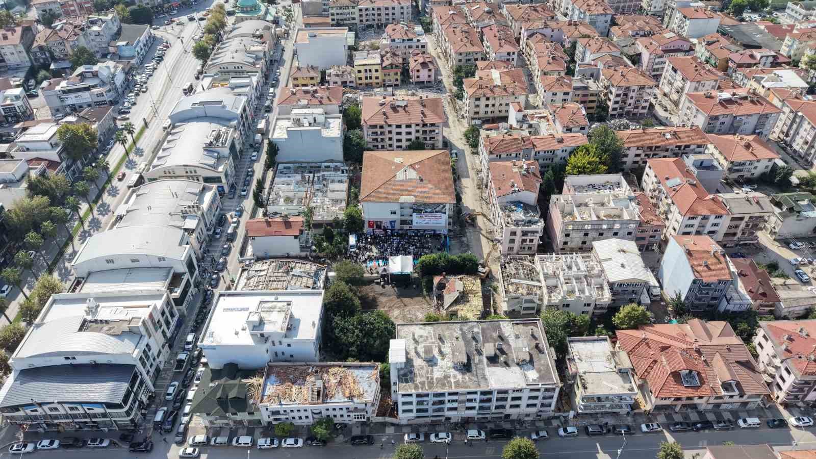 Marmara depreminin izleri yıkılıyor: 718 bağımsız bölümlük dönüşüm başladı
