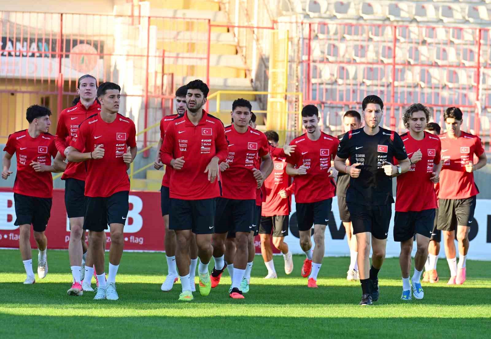 Ümit Milli Takımı, Ukrayna maçı hazırlıklarına başladı
