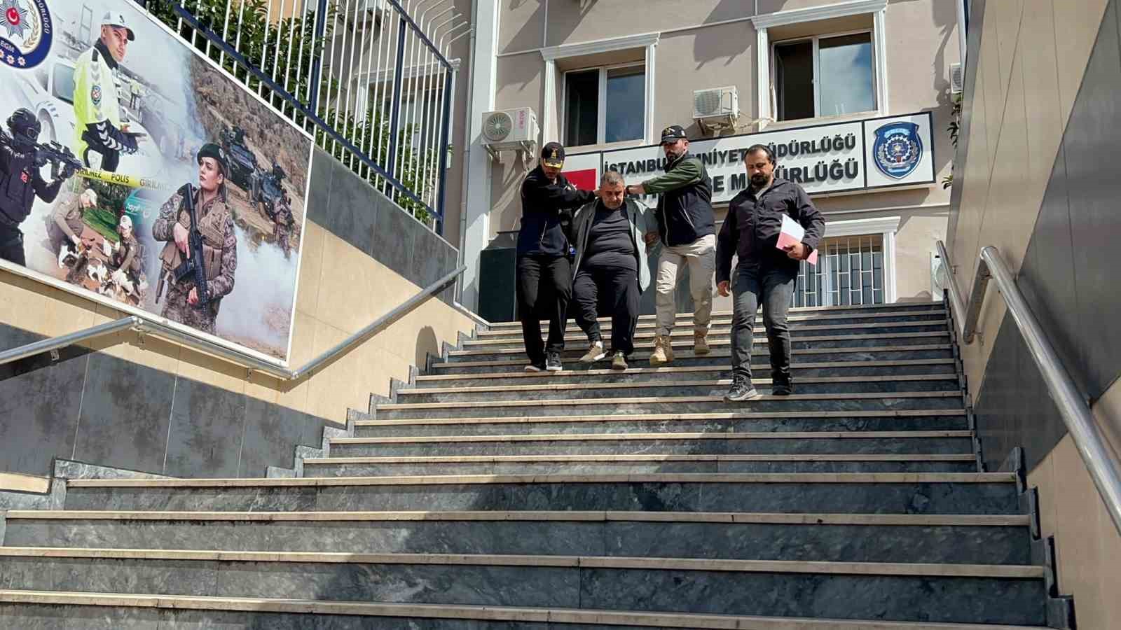 Uyuşturucudan hakkında 10 yıl hapis cezası bulunan firari hükümlü yakalandı: Üzerinden başkasının kimliği çıktı
