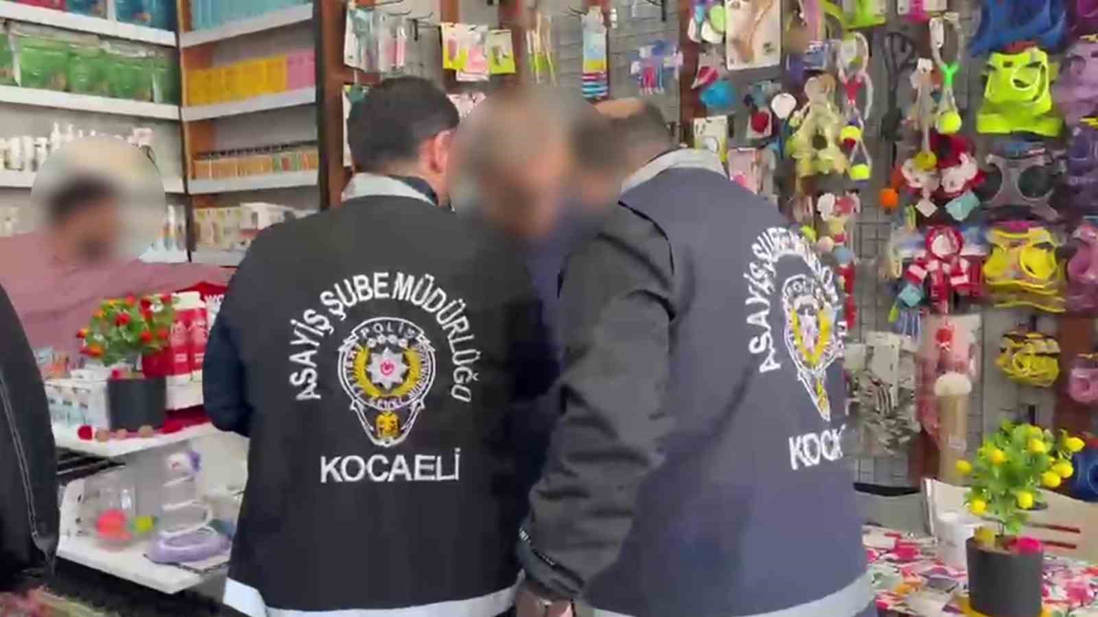 10 yıldır aranan firari dükkanında yakalandı