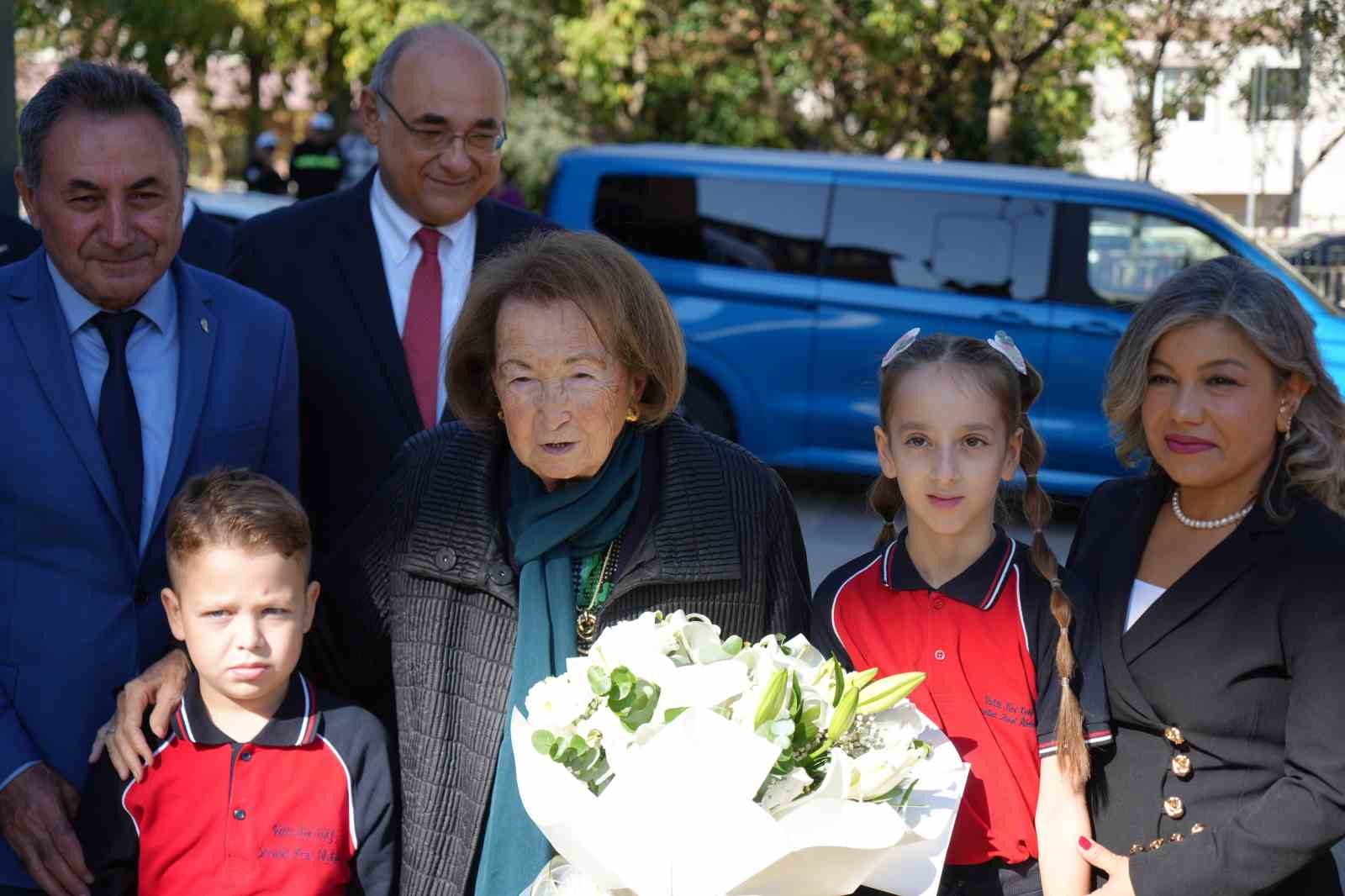 Semahat Arsel, adını taşıyan okulun açılışına katıldı