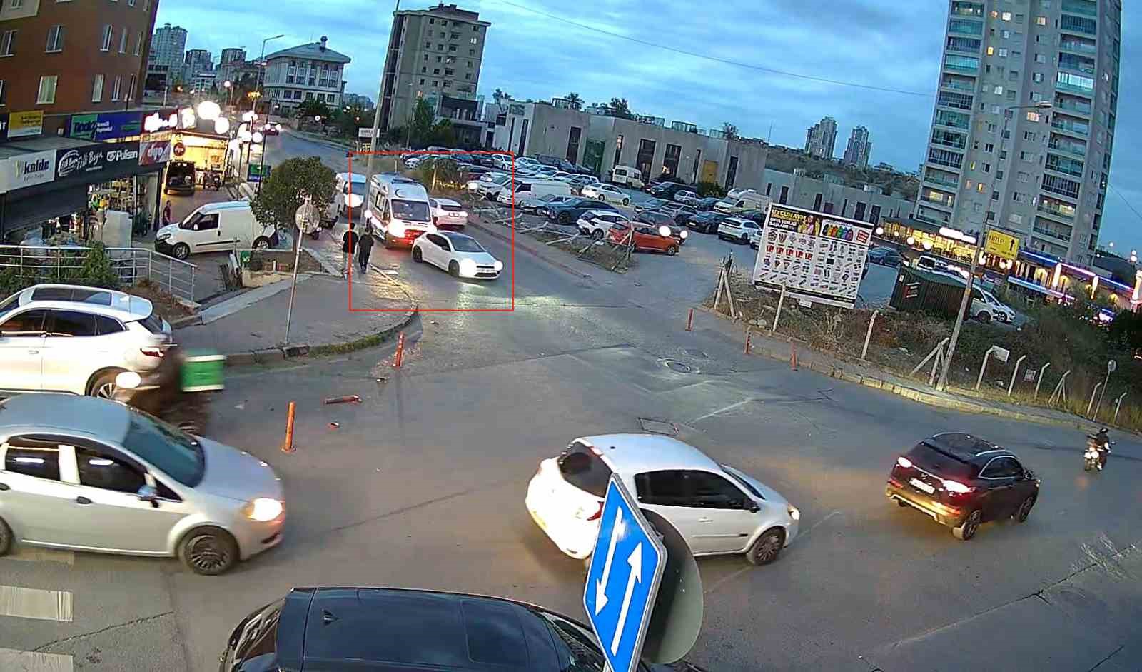 Ambulansa yol vermedi,  aracından inerek ambulans şoförüne diklendi : 466 bin lira ceza
