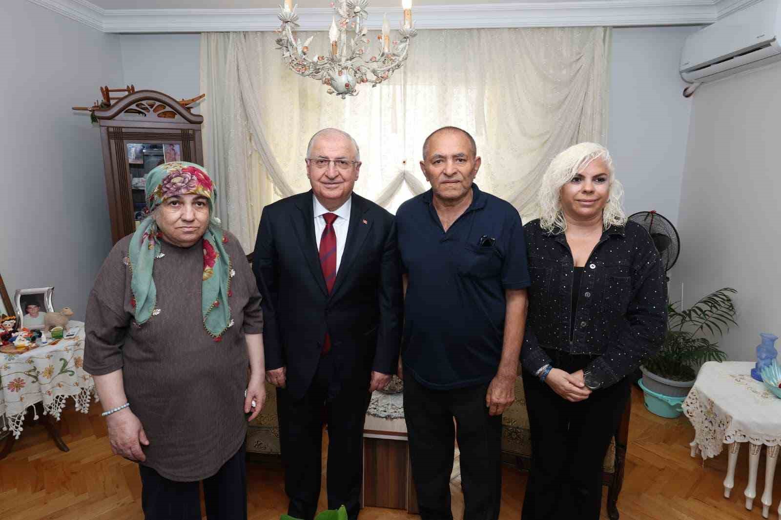 Bakan Güler, şehit Alaattin Buluç’un ailesini ziyaret etti
