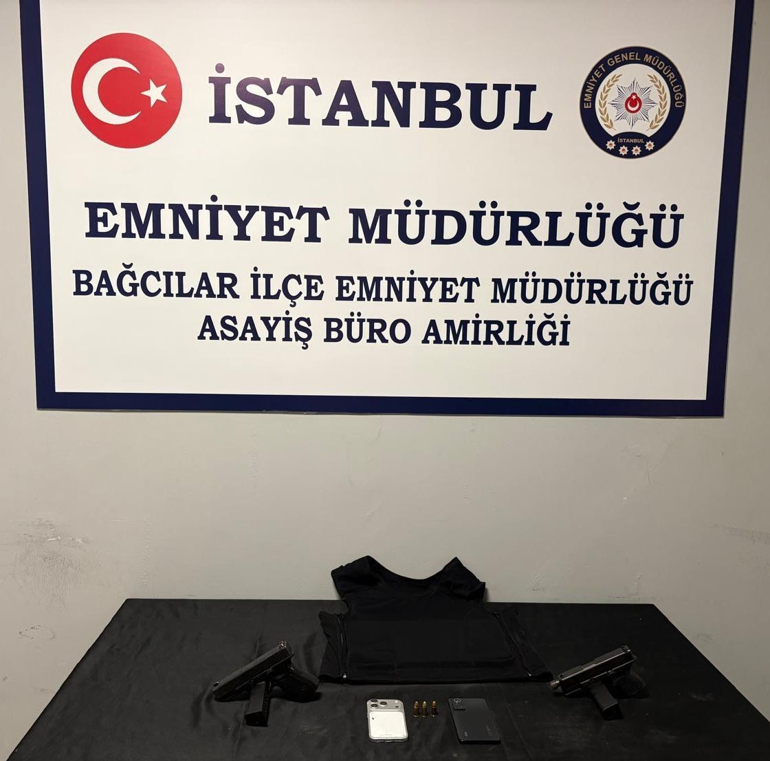 Bağcılar’da çeşitli suçlardan aranan ve haklarında kesinleşmiş hapis cezası bulunan şahıslar yakalandı
