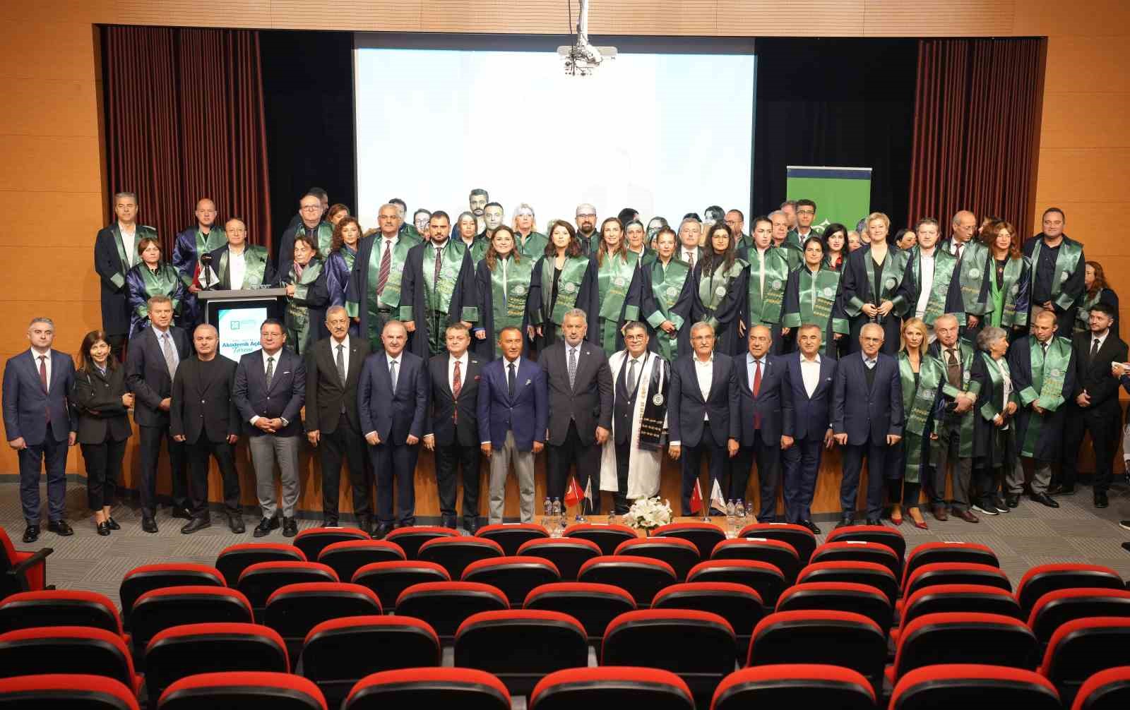 Kocaeli Sağlık ve Teknoloji Üniversitesi’nde yeni akademik yılı açılışı yapıldı
