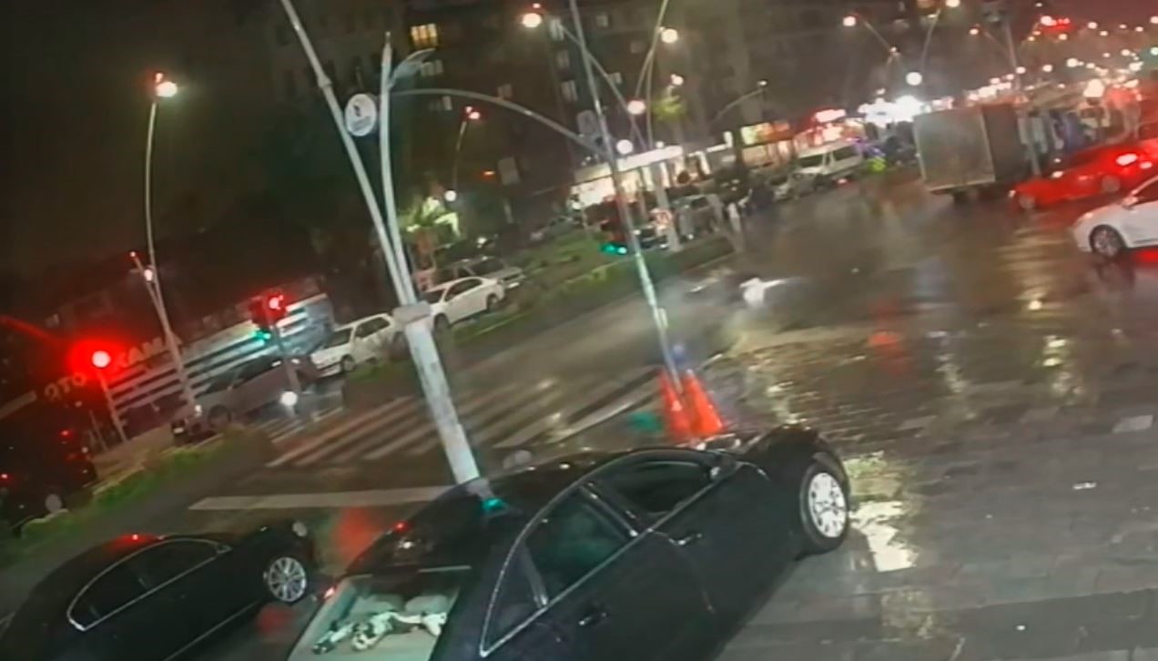 Esenler’de kazada motosiklet sürücüsü metrelerce sürüklendi
