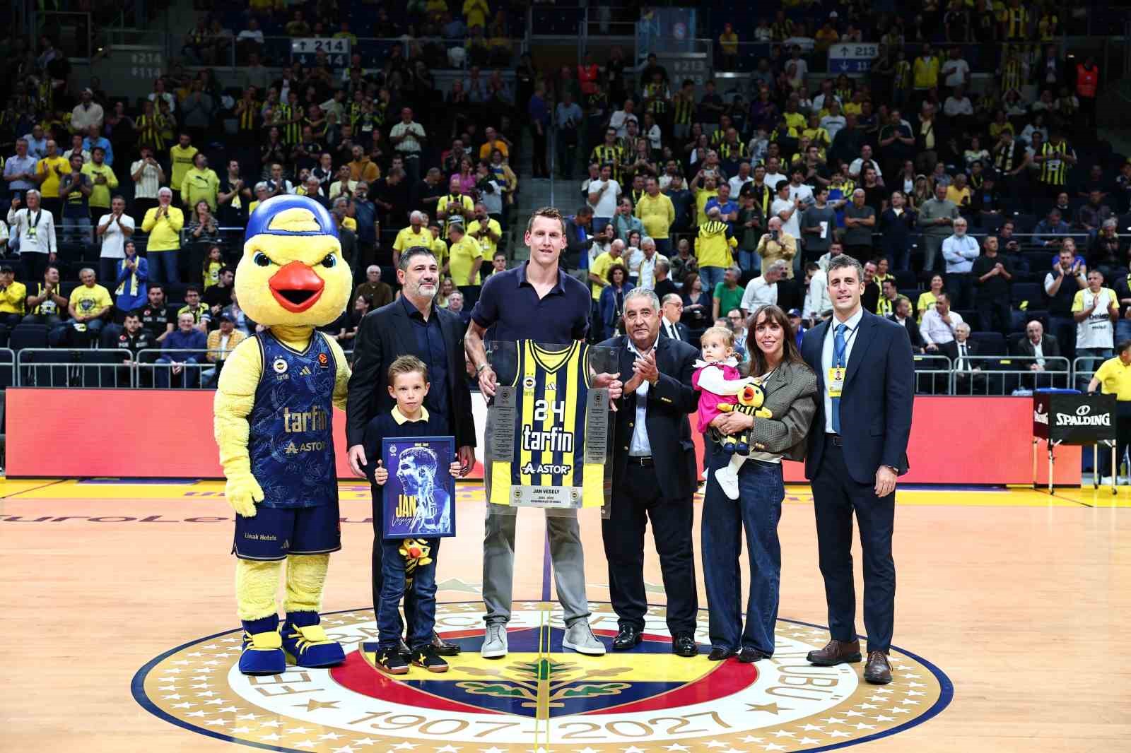 Fenerbahçe’de Jan Vesely için veda seremonisi düzenlendi