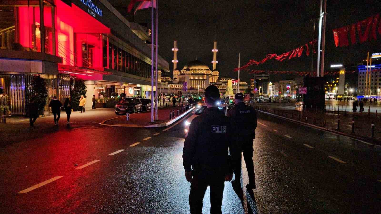 İstanbul Taksim’de ’Huzur İstanbul’ denetimi