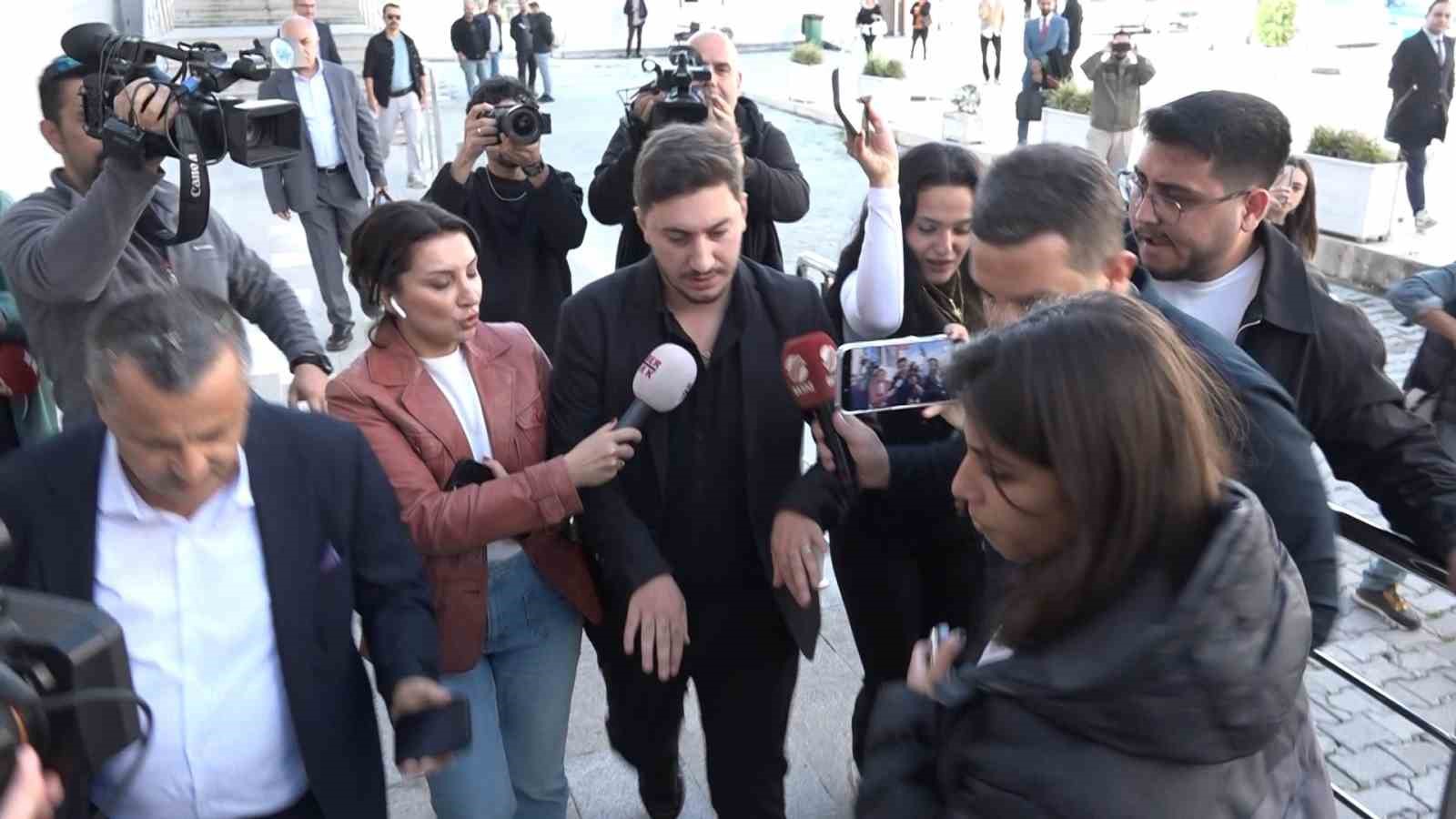 Güllü davasının ilk duruşması için oğlu Tuğberk Yalova Adliyesi’nde
