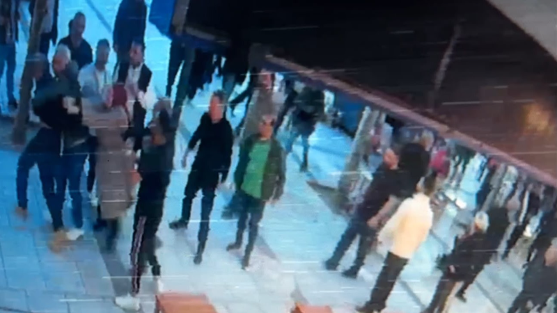 17 yaşındaki kıza saldıran şahıs, vatandaşın gazabına uğradı