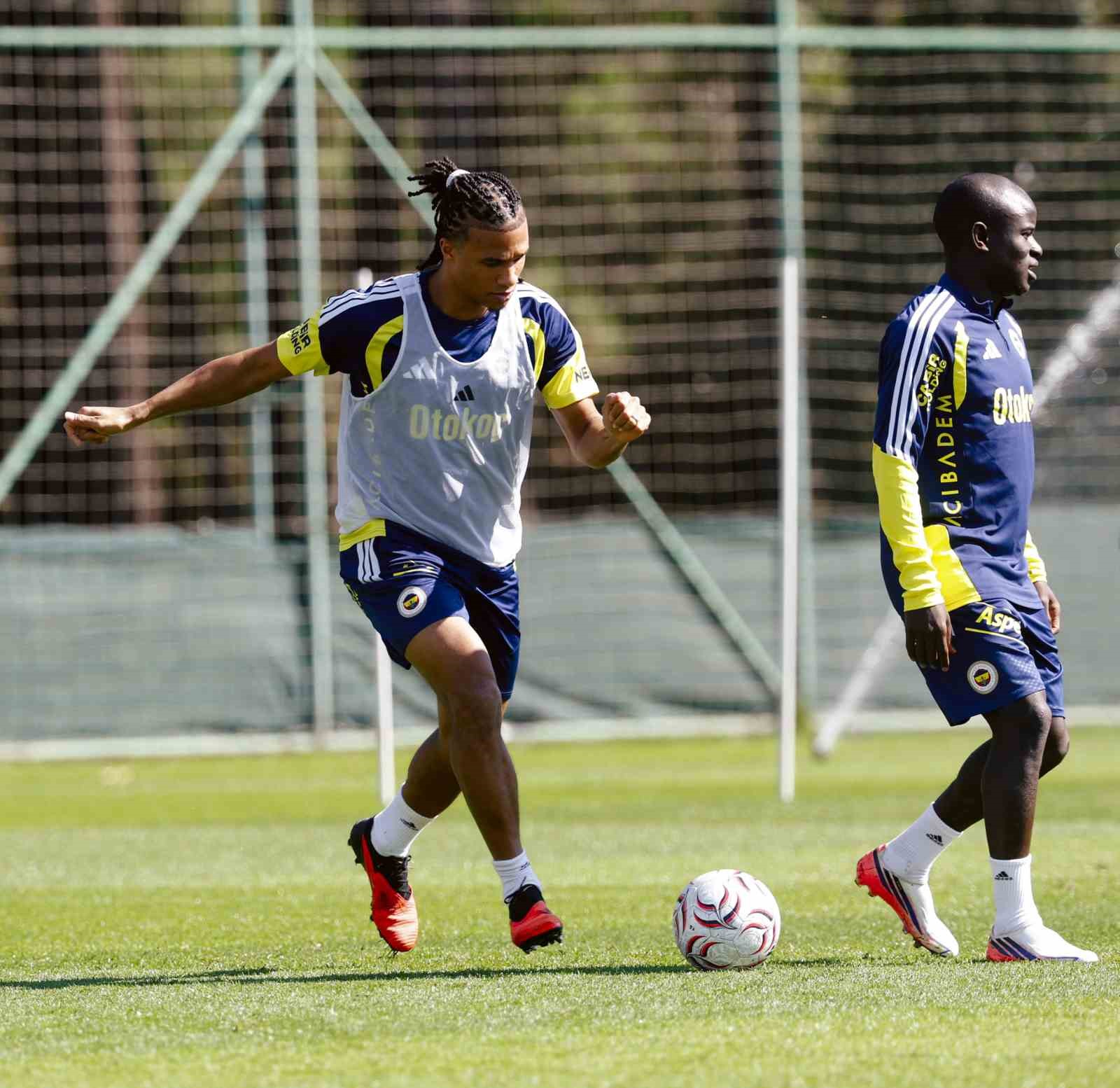 Fenerbahçe, Çaykur Rizespor maçının hazırlıklarını sürdürdü
