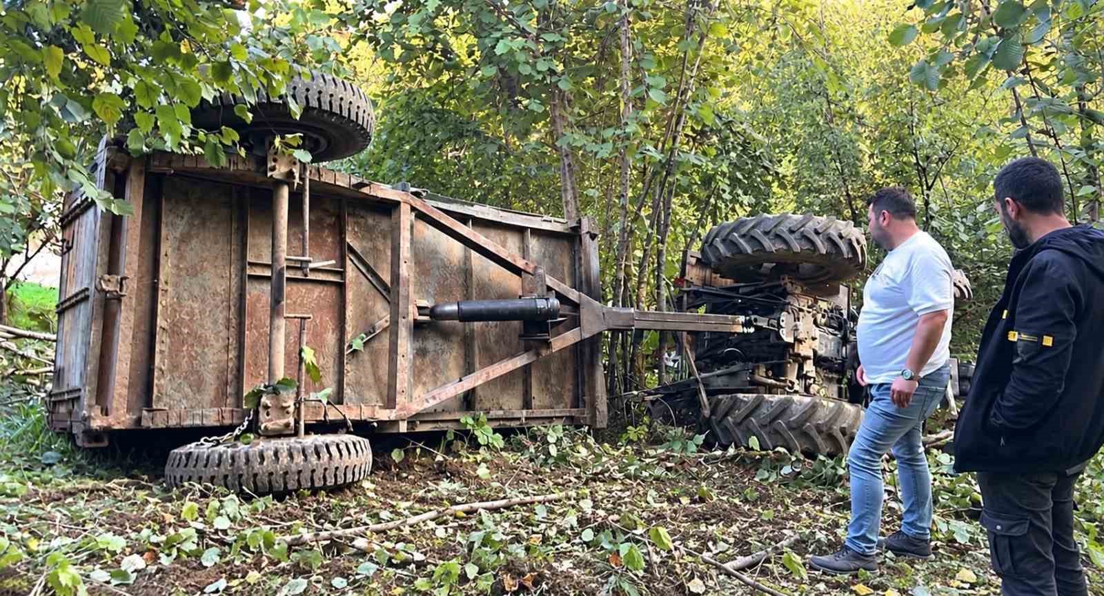 Sakarya’da traktör devrildi: 1 ölü, 2 yaralı
