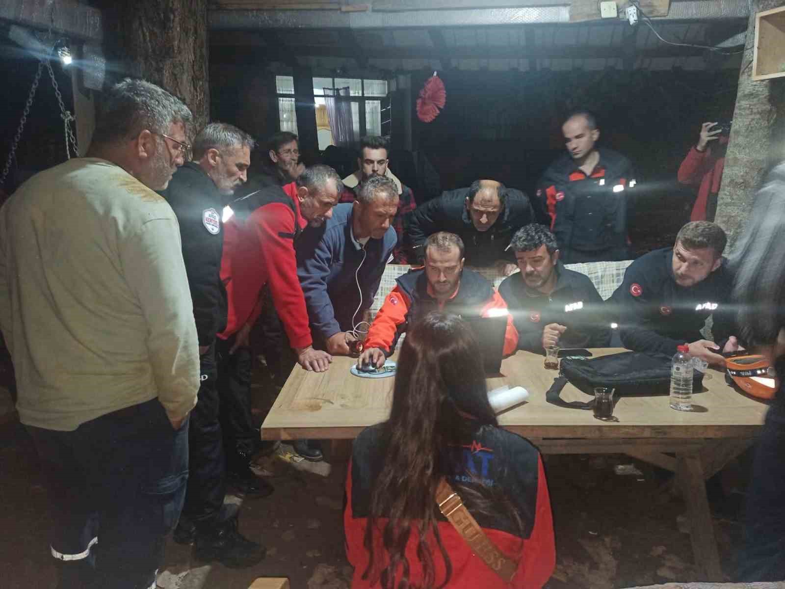 İki gündür haber alınamayan yaşlı kadın için 200 kişilik ekip seferber oldu