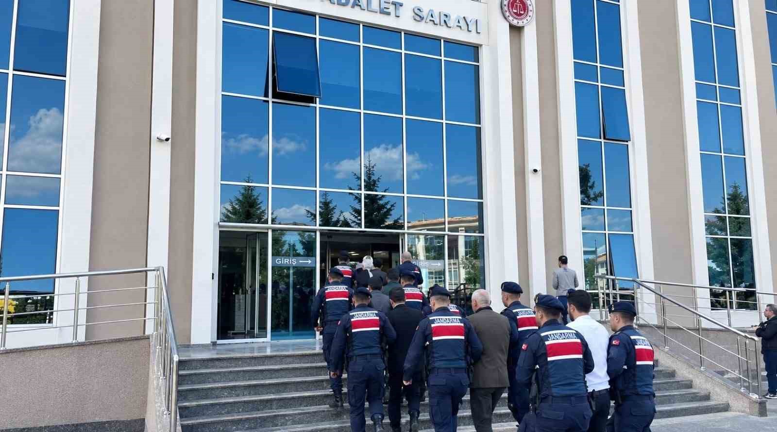 Bilişim dolandırıcılığına 2 ilde operasyon: 7 tutuklama
