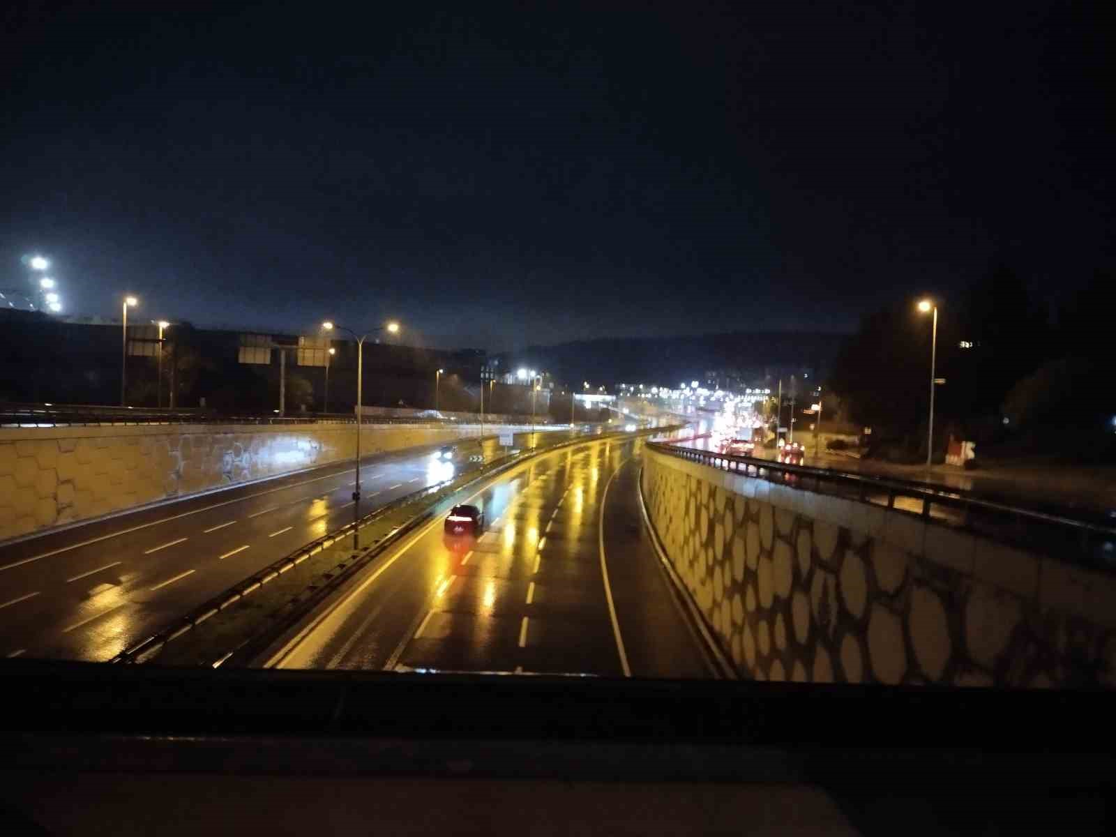 Şile Otoyolu Ümraniye istikameti trafiğe kapatıldı
