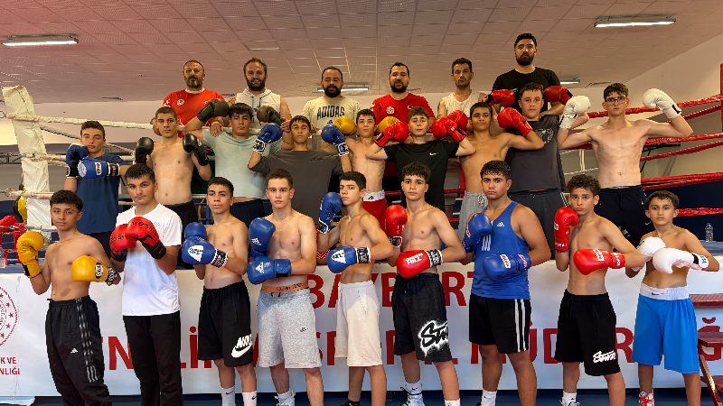 Kağıtsporlu milli boksörlerin hedefi Avrupa şampiyonluğu