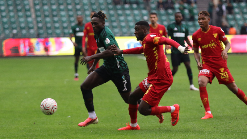 İlk yarıyı Göztepe 1-0 üstünlükle tamamladı