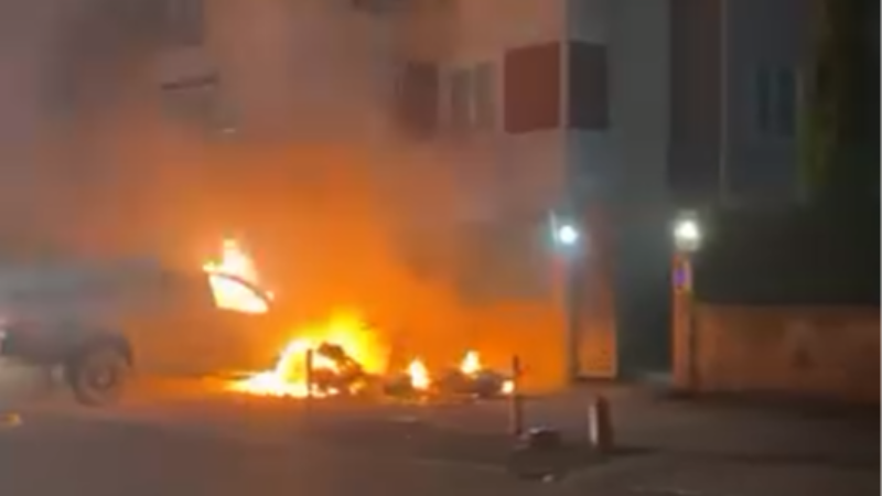 Başiskele’de motosiklet yangını paniğe neden oldu!