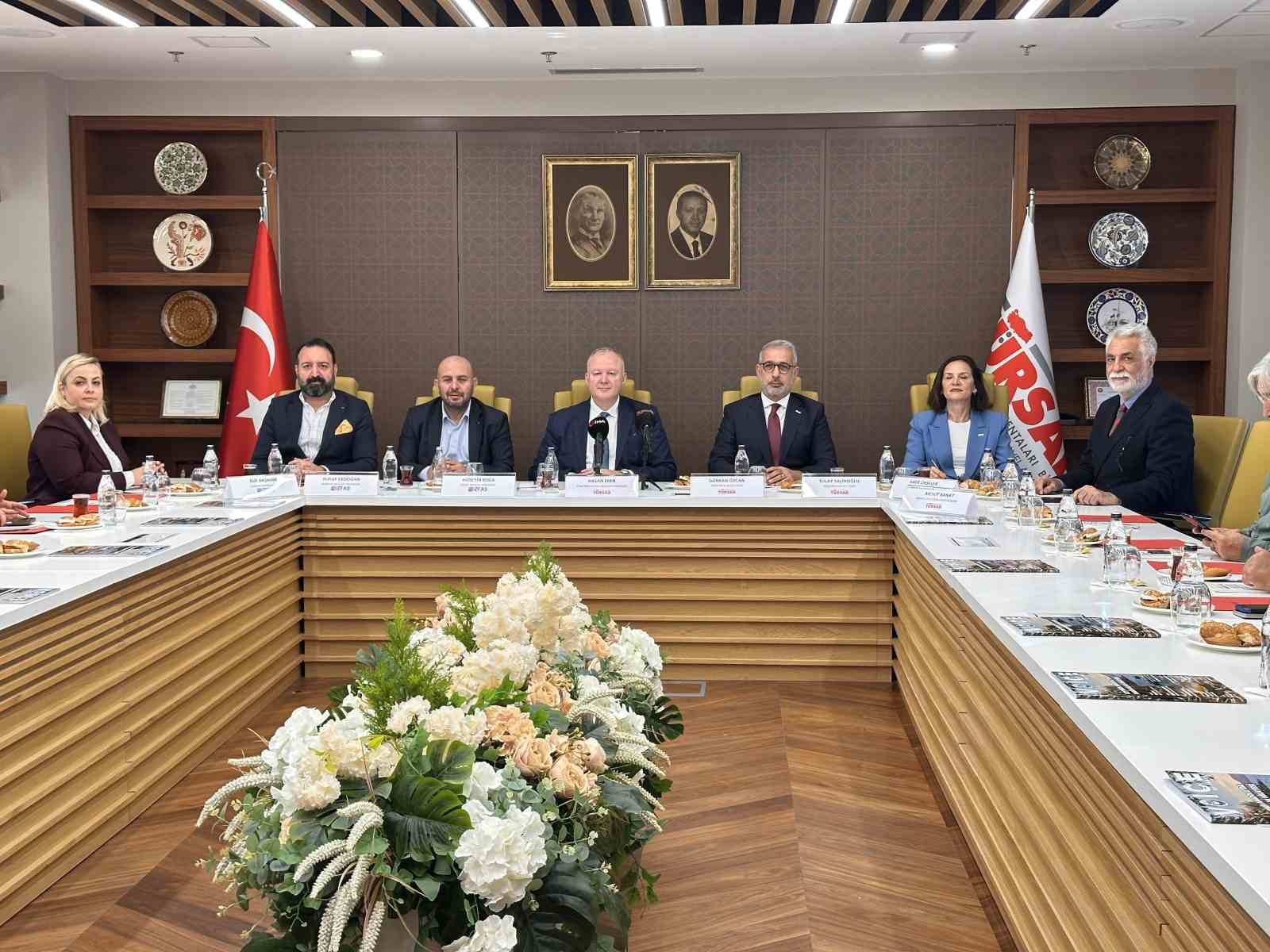 TÜRSAB Yönetim Kurulu Başkan Yardımcısı Eker: "12 bini aşkın ziyaretçiyi fuara bekliyoruz"
