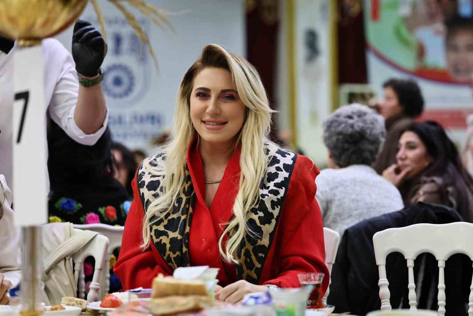 Silivri Belediye Meclis üyesi Ebru Akgün Pekel, CHP’den istifa etti