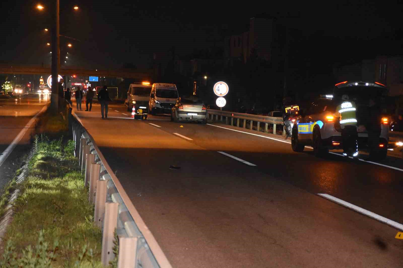 Yolun karşısına geçerken otomobilin çarptığı yaşlı kadın hayatını kaybetti
