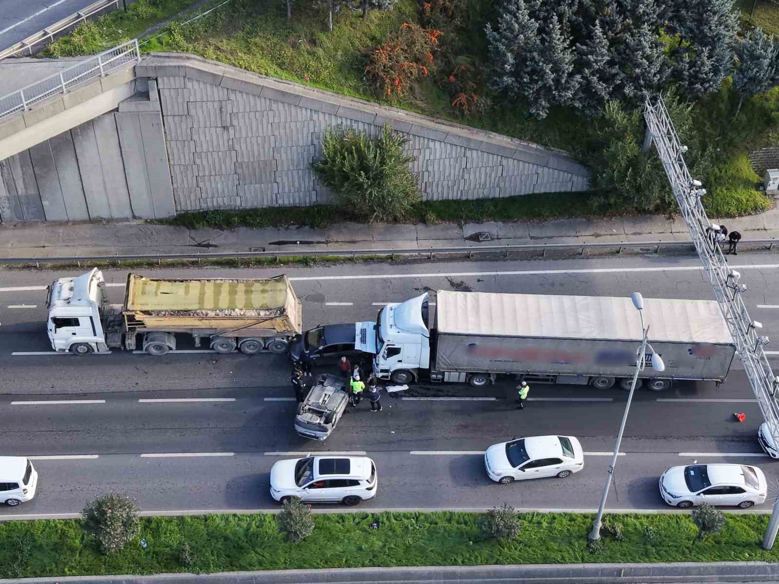 Bağcılar’da zincirleme kaza: 2 yaralı
